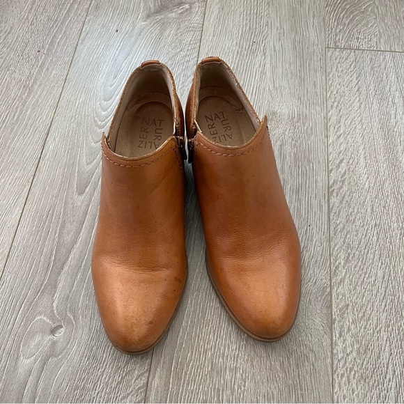 Naturalizer Women's Zarie Leather Ankle Booties - Women's Size 7 - Picture 1 of 8